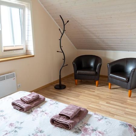 Cosy Family Guesthouse With Sauna And Garden Kuressaare Exteriér fotografie