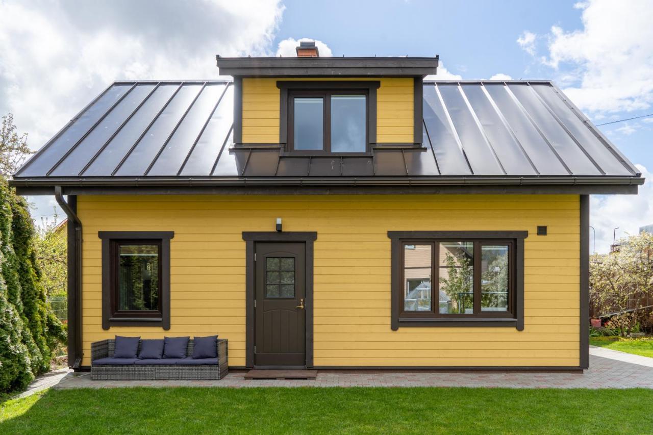 Cosy Family Guesthouse With Sauna And Garden Kuressaare Exteriér fotografie