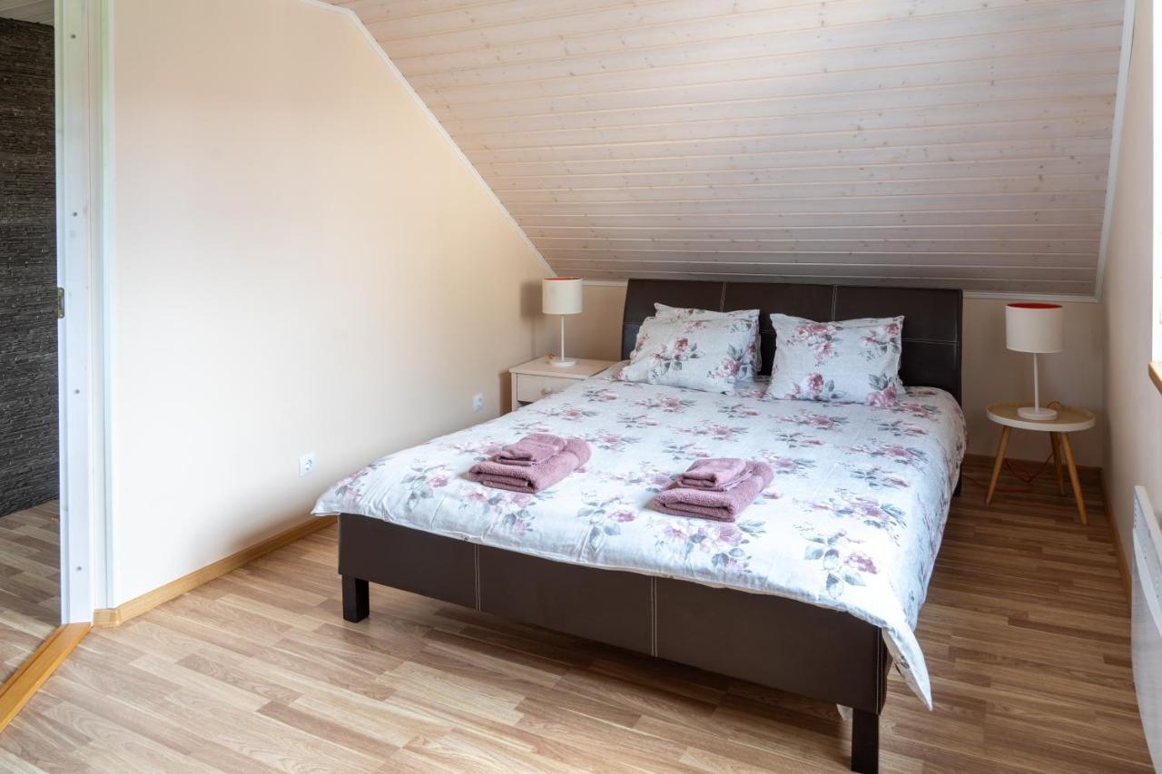 Cosy Family Guesthouse With Sauna And Garden Kuressaare Exteriér fotografie