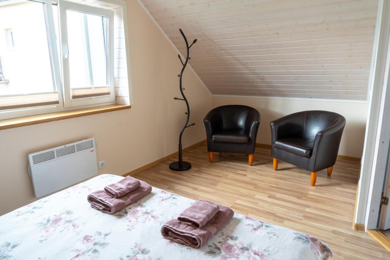 Cosy Family Guesthouse With Sauna And Garden Kuressaare Exteriér fotografie